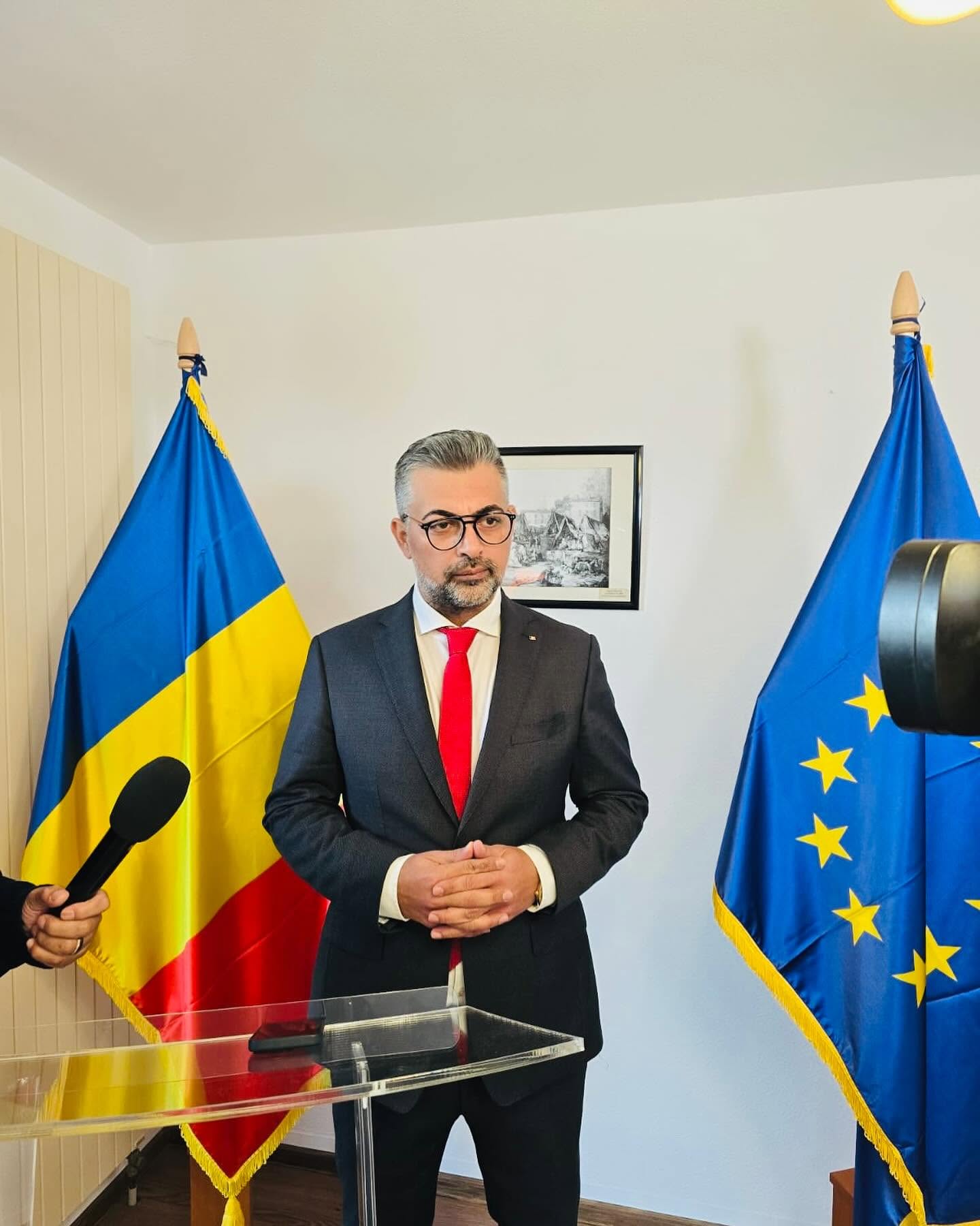 IULIAN PARASCHIV, MESAJ TRANȘANT DESPRE „STATUL ROM”: VIITORUL ROMILOR SE CONSTRUIE PRIN EDUCAȚIE ȘI REPREZENTARE, NU PRIN SEPARARE