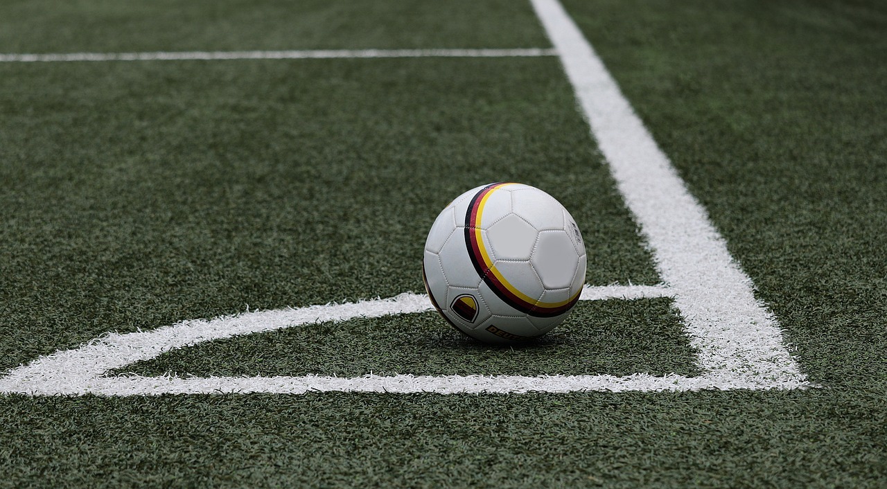 Campionat de fotbal între preoți greco-catolici și romano-catolici din România / Cei mai buni vor fi chemați la echipa națională și vor juca într-un turneu în Kosovo