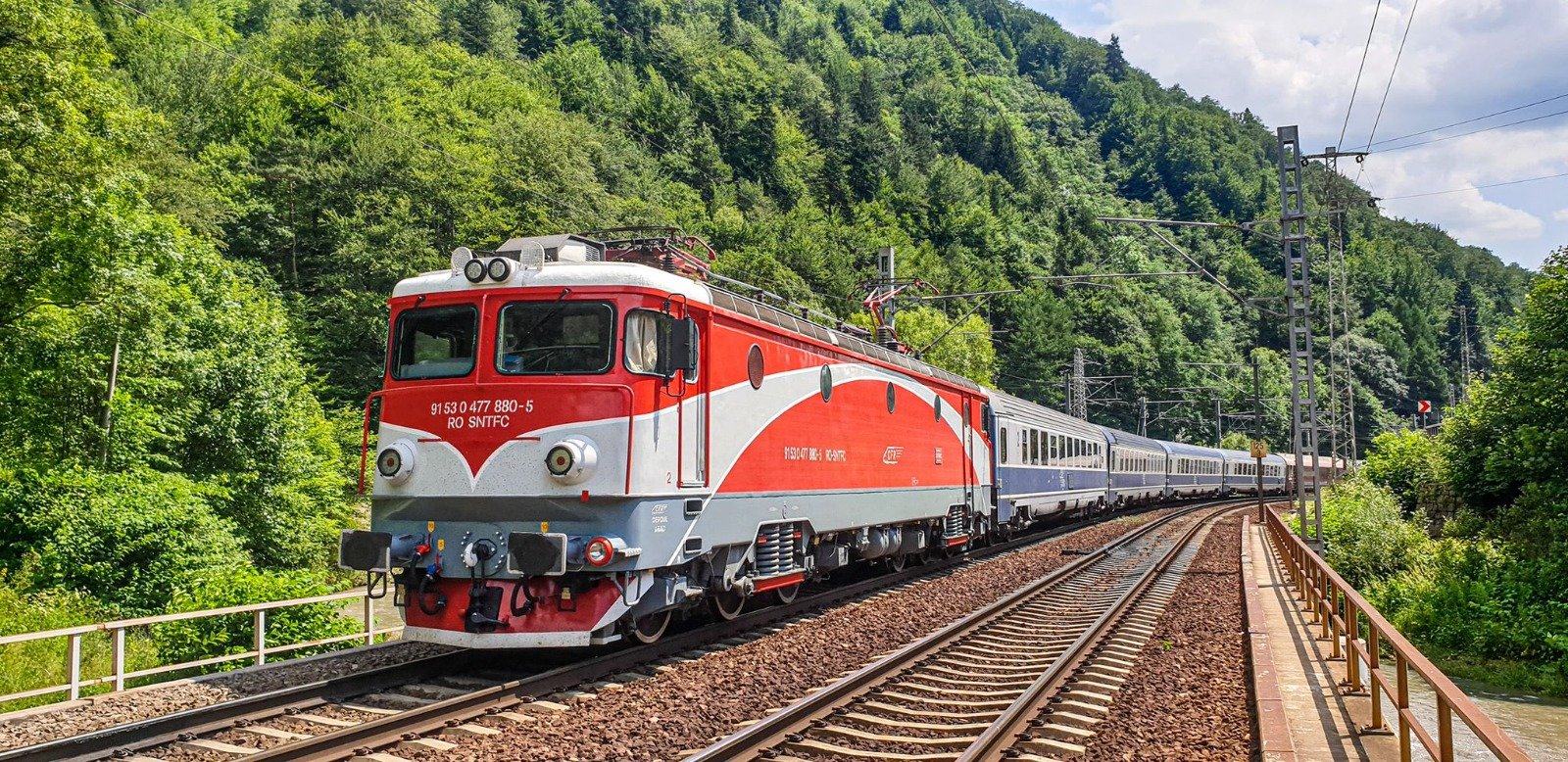 Calea ferată Cluj–Oradea ar putea fi deschisă temporar cu locomotive diesel