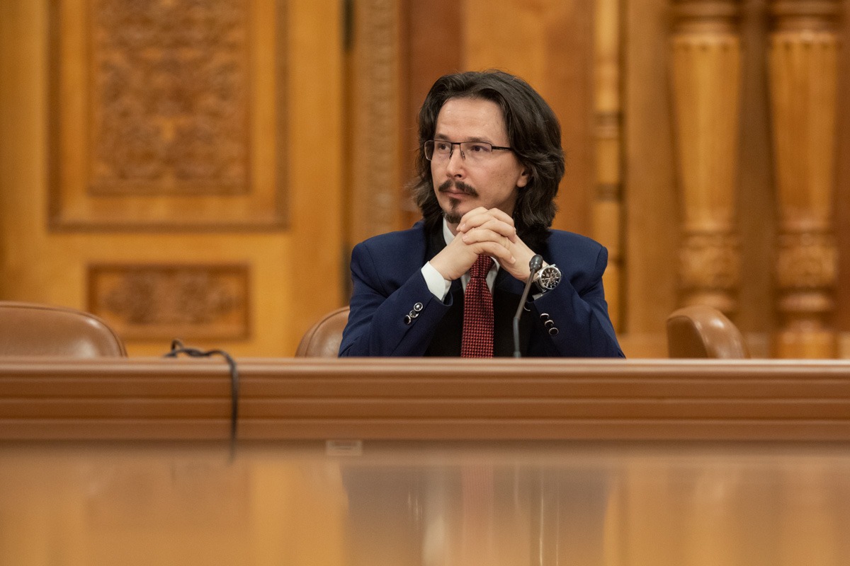 Cristi Danileț critică decizia CCR în cazul Fritz: „Un anumit magistrat asistent va trebui să ne convingă că albul e negru”