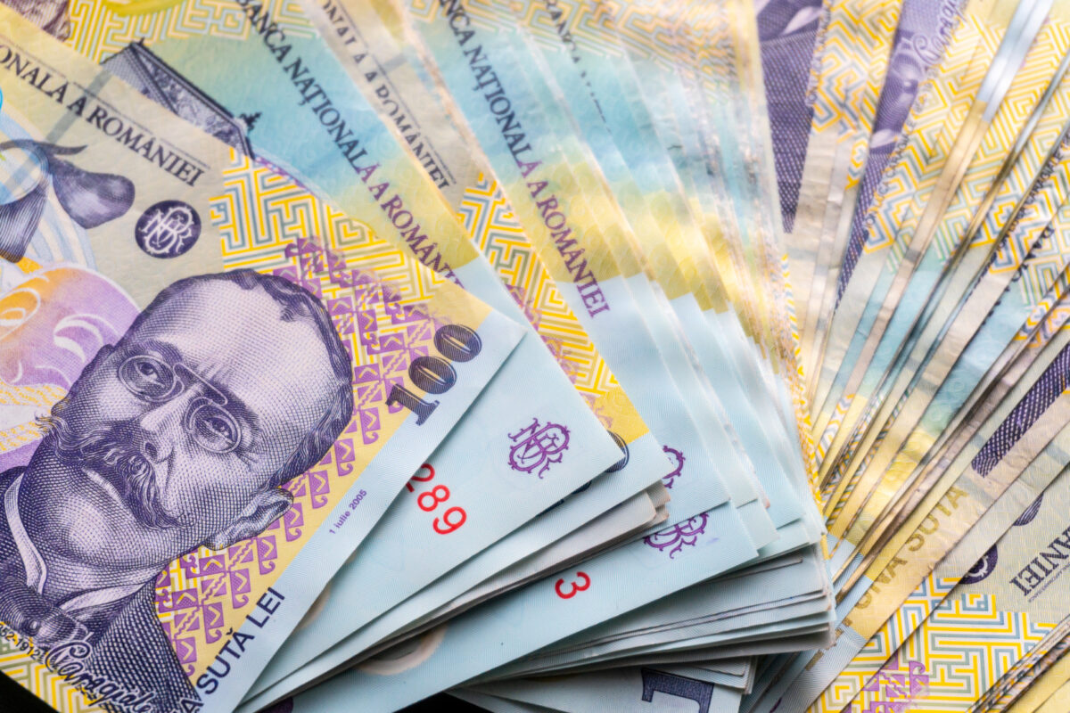 Datoria externă a administraţiei publice a urcat în luna mai la 30,8% din PIB