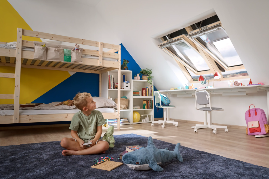 Mai aproape de natură: cum alegerea ferestrelor de mansardă potrivite transformă locuința unei familii