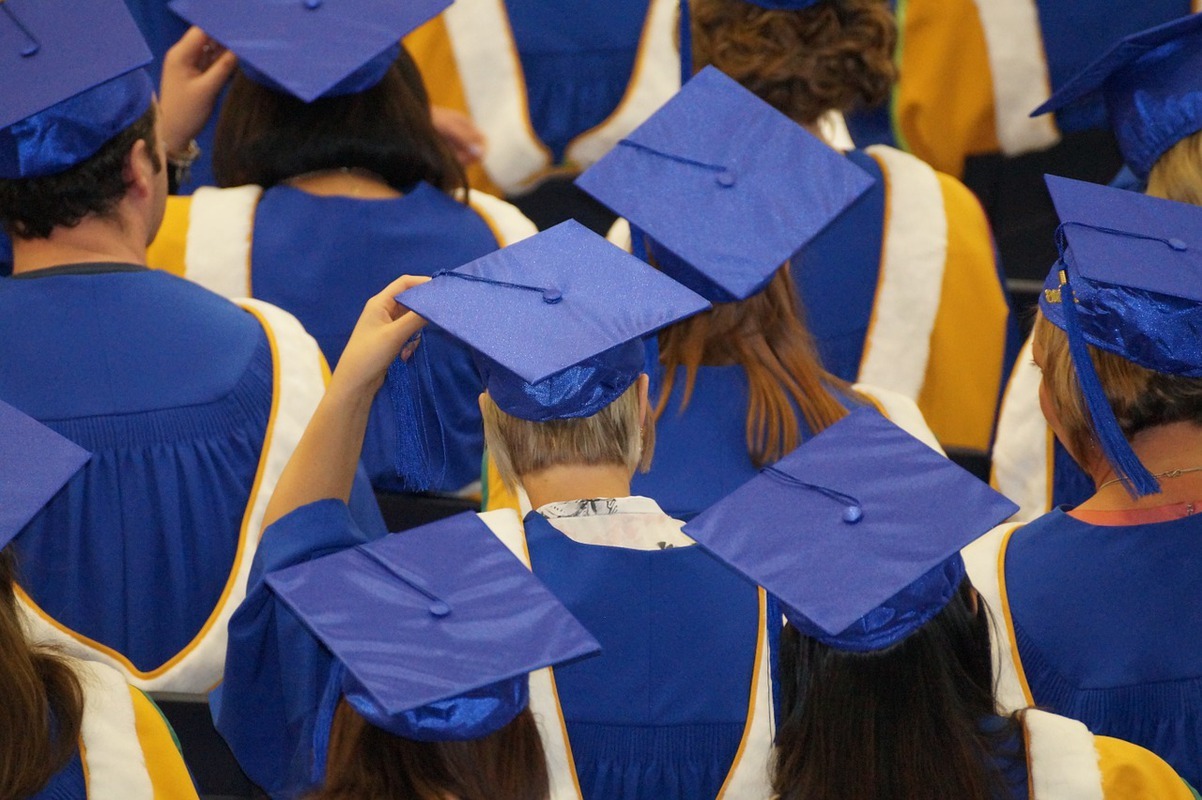 PwC: Diploma este insuficientă pentru primul job în era inteligenței artificiale / Ce pot face tinerii pentru a ține pasul