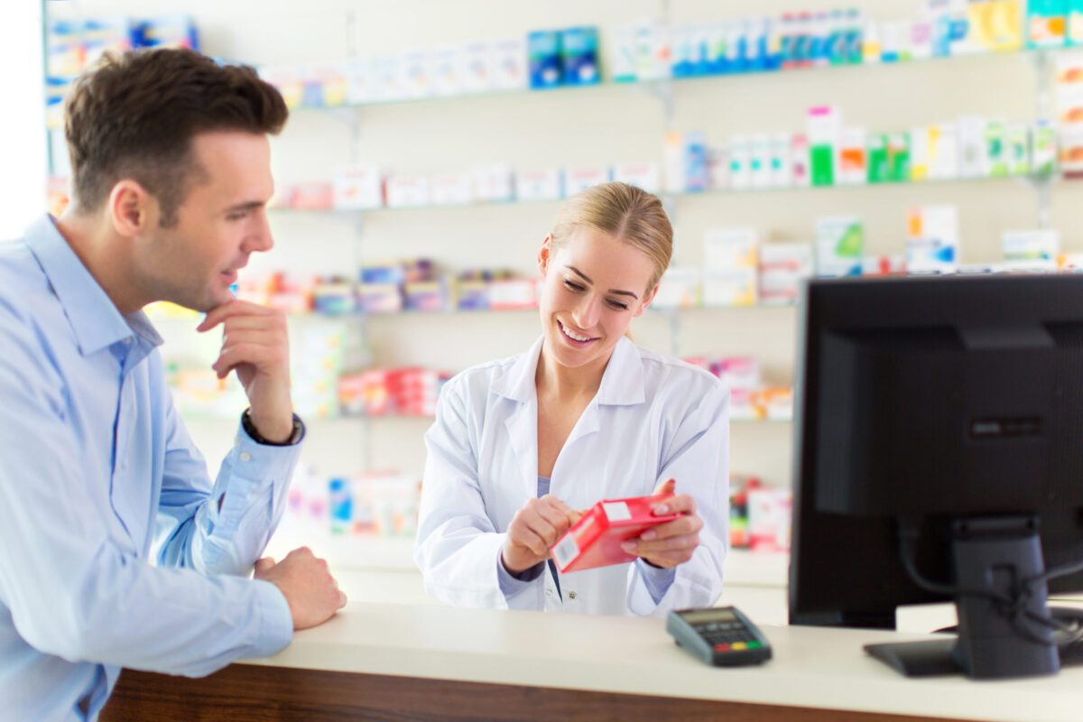 Tot mai puțini tineri aleg domeniul farmaceutic, iar deficitul de personal se accentuează: Cum poate fi reinventată și promovată profesia de farmacist