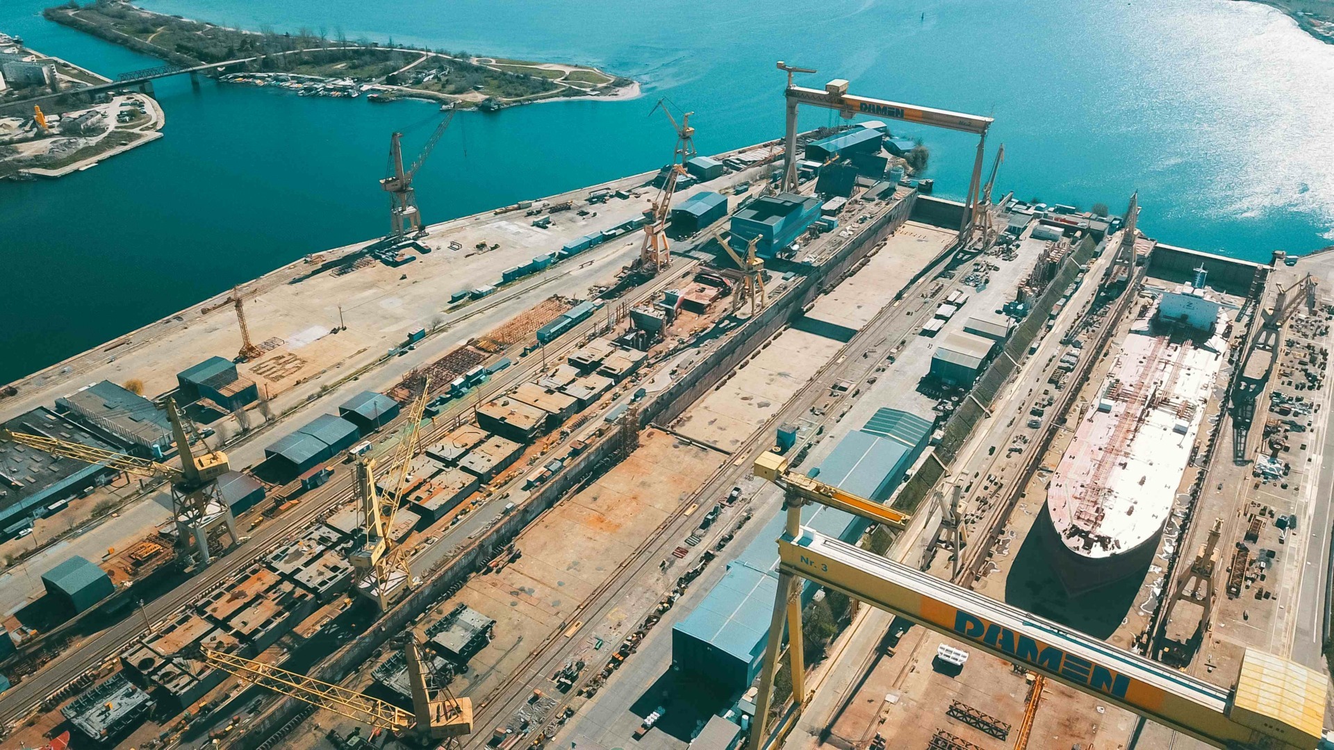 România va construi patru nave militare la Șantierul Naval Mangalia – 2 Mai / Recepția unor contracte Rheinmetall, condiționată de realizarea navelor