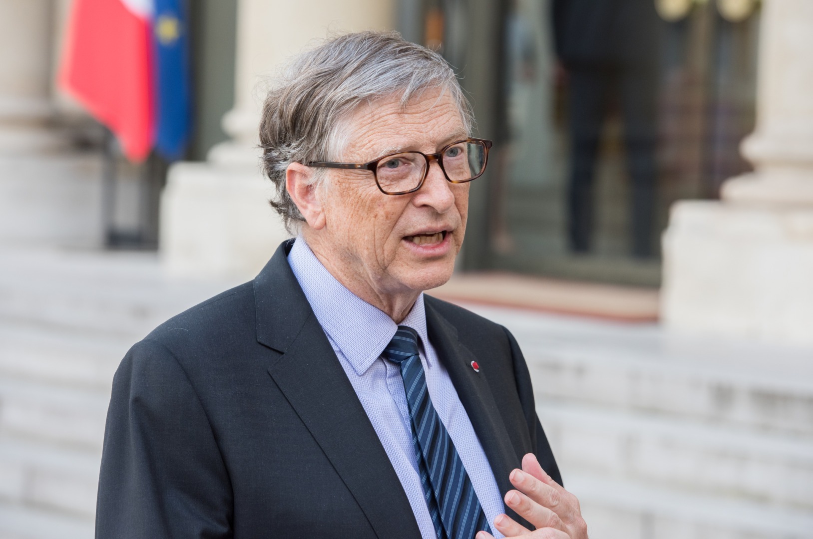 Bill Gates avertizează: Inteligenţa artificială ar putea declanșa evenimente soldate cu „un miliard de decese” dacă nu este reglementată