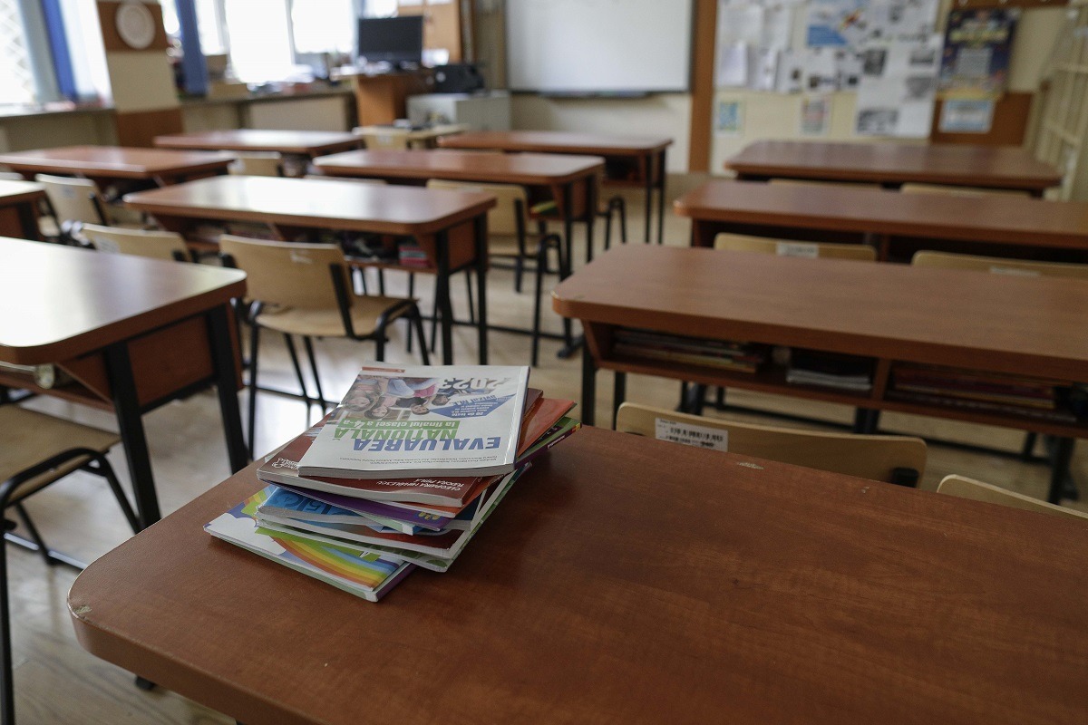 An școlar 2026-2027: Bursele sociale pentru elevi vor fi acordate pe întreaga perioadă a anului / Cât primesc elevii și cum se fac plățile