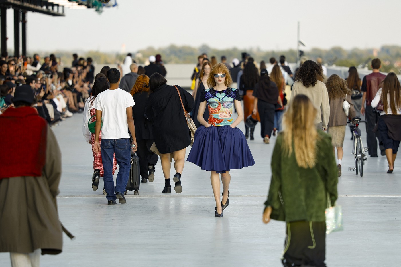 Moschino primăvară-vară 2027 la Milano Fashion Week: O colecție care a fost pe calendar / Nu este sigur că avea și ceva de spus