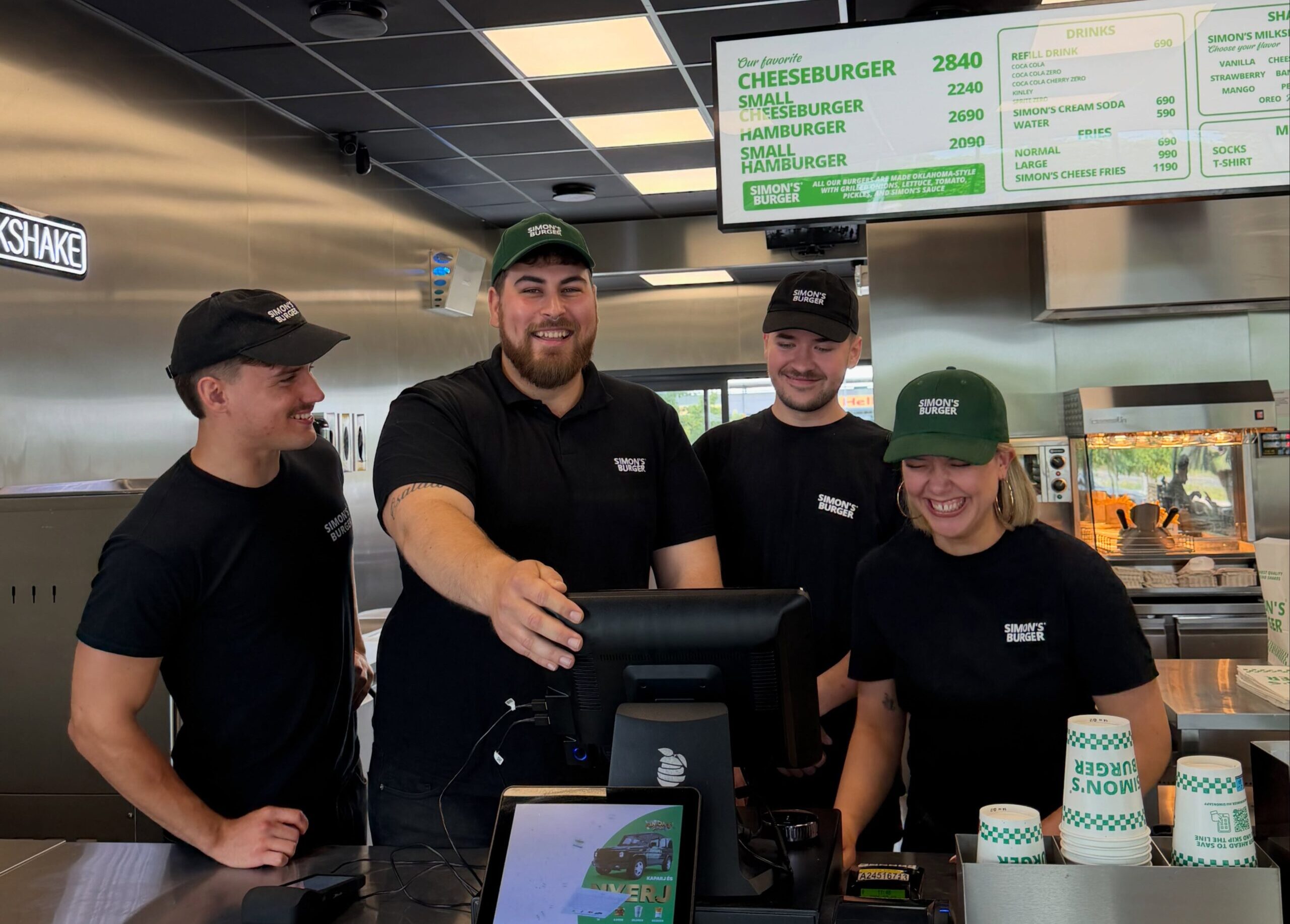 Rivalul McDonald’s din Ungaria intră pe piața din România: Simon’s Burger a deschis primul restaurant la Cluj și vrea 25 de unități în cinci ani
