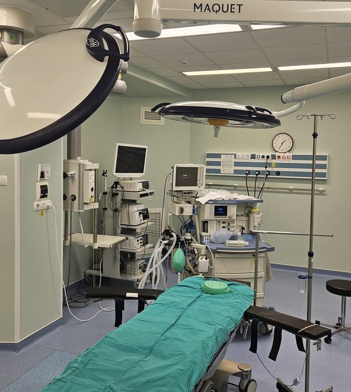 Tumoră de 10 kilograme, extirpată din abdomenul unui bărbat de 56 de ani de către medicii Spitalului Judeţean Brăila