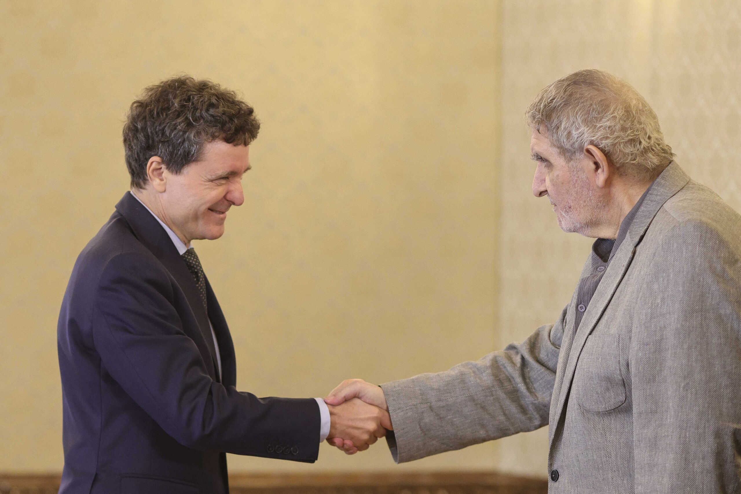Varujan Pambuccian, reprezentantul minorităților din Parlament: L-am rugat pe preşedinte să amâne propunerea de premier