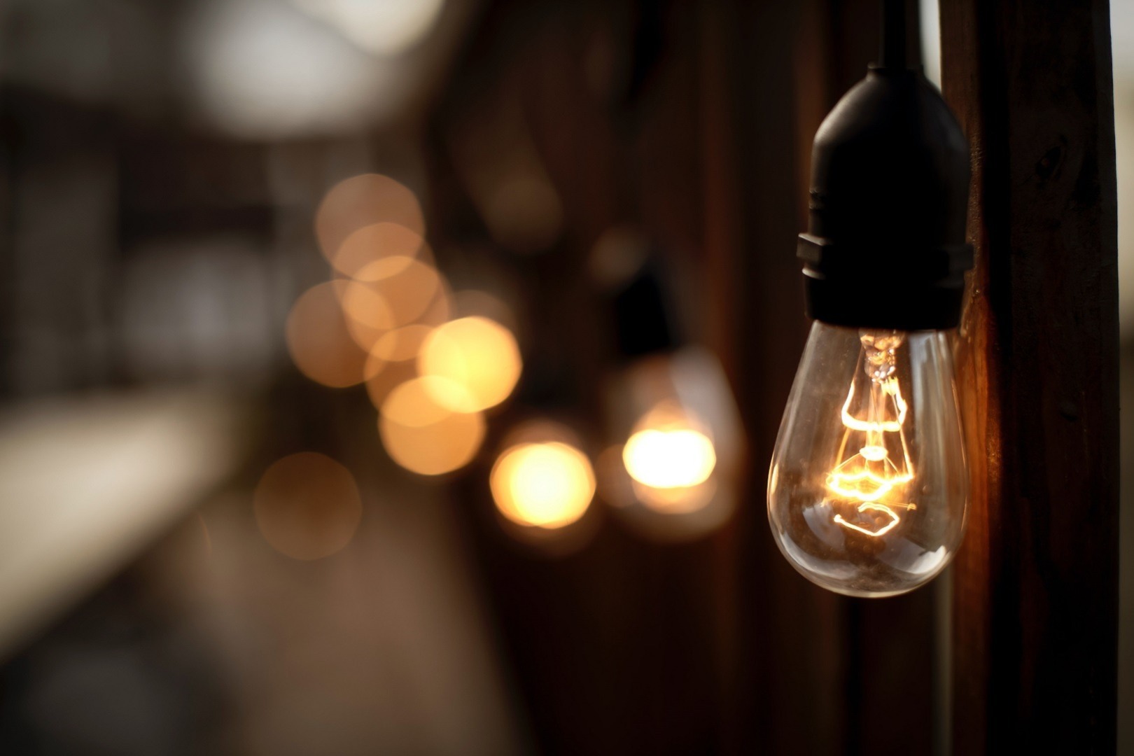 România are opt surse de generare a energiei, dar patru dintre ele nu produc deloc ziua