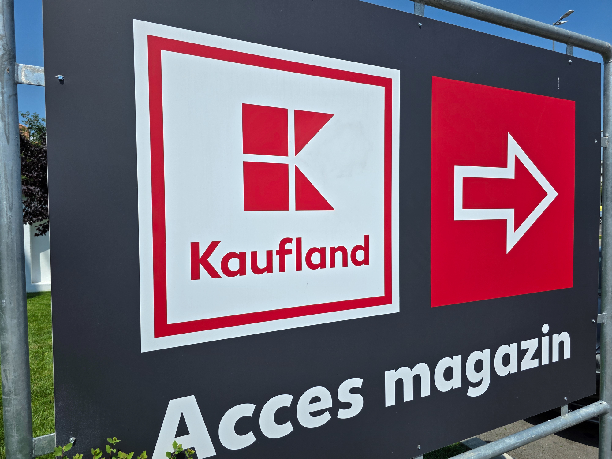 Black Friday 2026 la Kaufland: reduceri de până la 75% la mii de produse. Oferte la televizoare Samsung, telefoane și electrocasnice