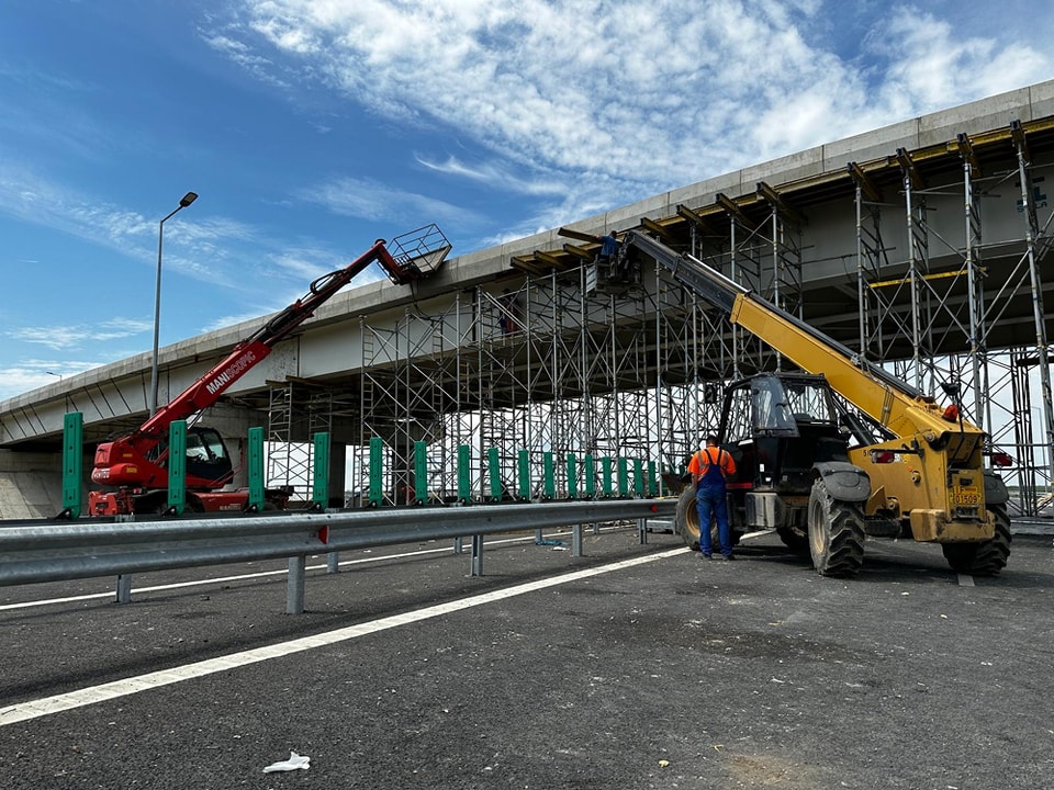 EXCLUSIV | CNAIR pierde în fața bulgarilor procesul privind penalitățile de 43 milioane de lei pentru lotul 2 al A7. Decizia nu este definitivă