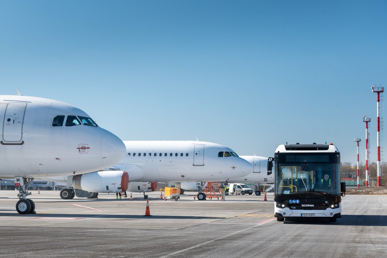 Aeroportul din Vilnius, închis sâmbătă după o presupusă dronă venită din Belarus / Avioanele de vânătoare NATO au fost ridicate de la sol