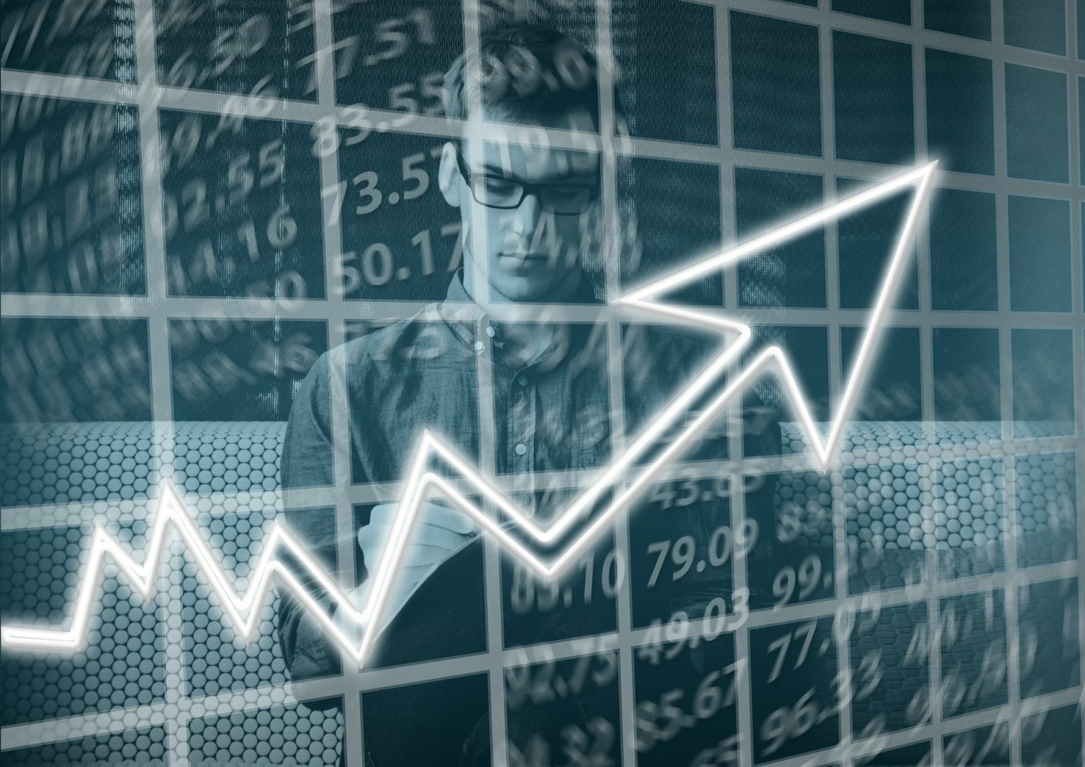 Unul din doi antreprenori români estimează creșterea cifrei de afaceri în 2027. Fiscalitatea și taxele, principalele temeri