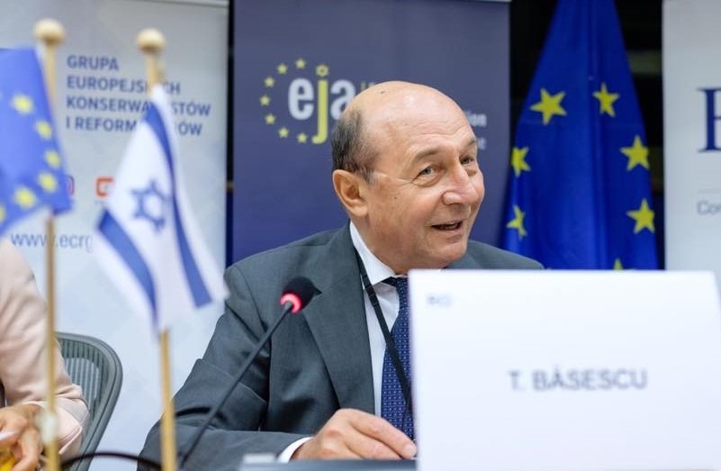 Băsescu: Vom avea Guvern în 10 zile / ”Premier independent și partidele în guvern. Povestea cu tot guvernul să fie independent de partide nu funcționează„