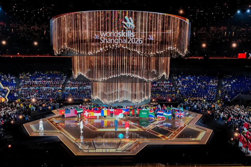 România obține prima medalie de podium din istorie la WorldSkills. Un student din Cluj a luat bronzul la Shanghai