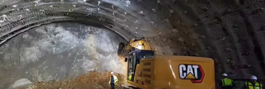 VIDEO | Autostrada Sibiu–Pitești: A fost străpunsă și a doua galerie a tunelului Boița 1. În ce stadiu au ajuns lucrările pe secțiunea montană