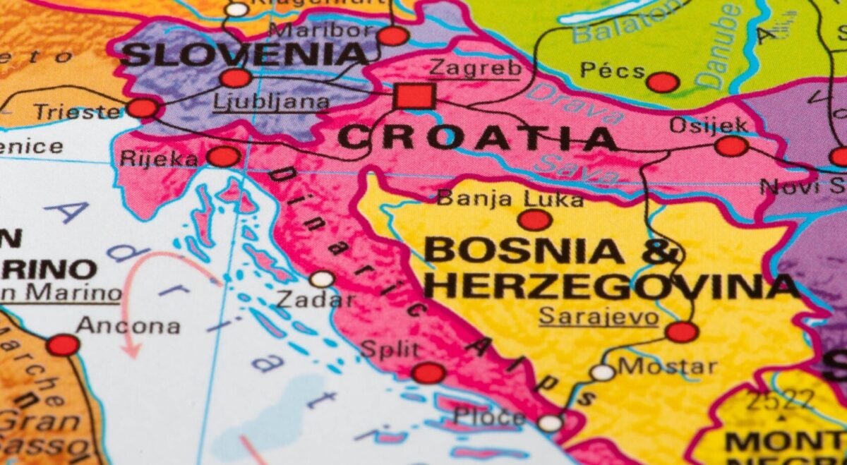Croația pune condiții pentru aderarea Muntenegrului la Uniunea Europeană
