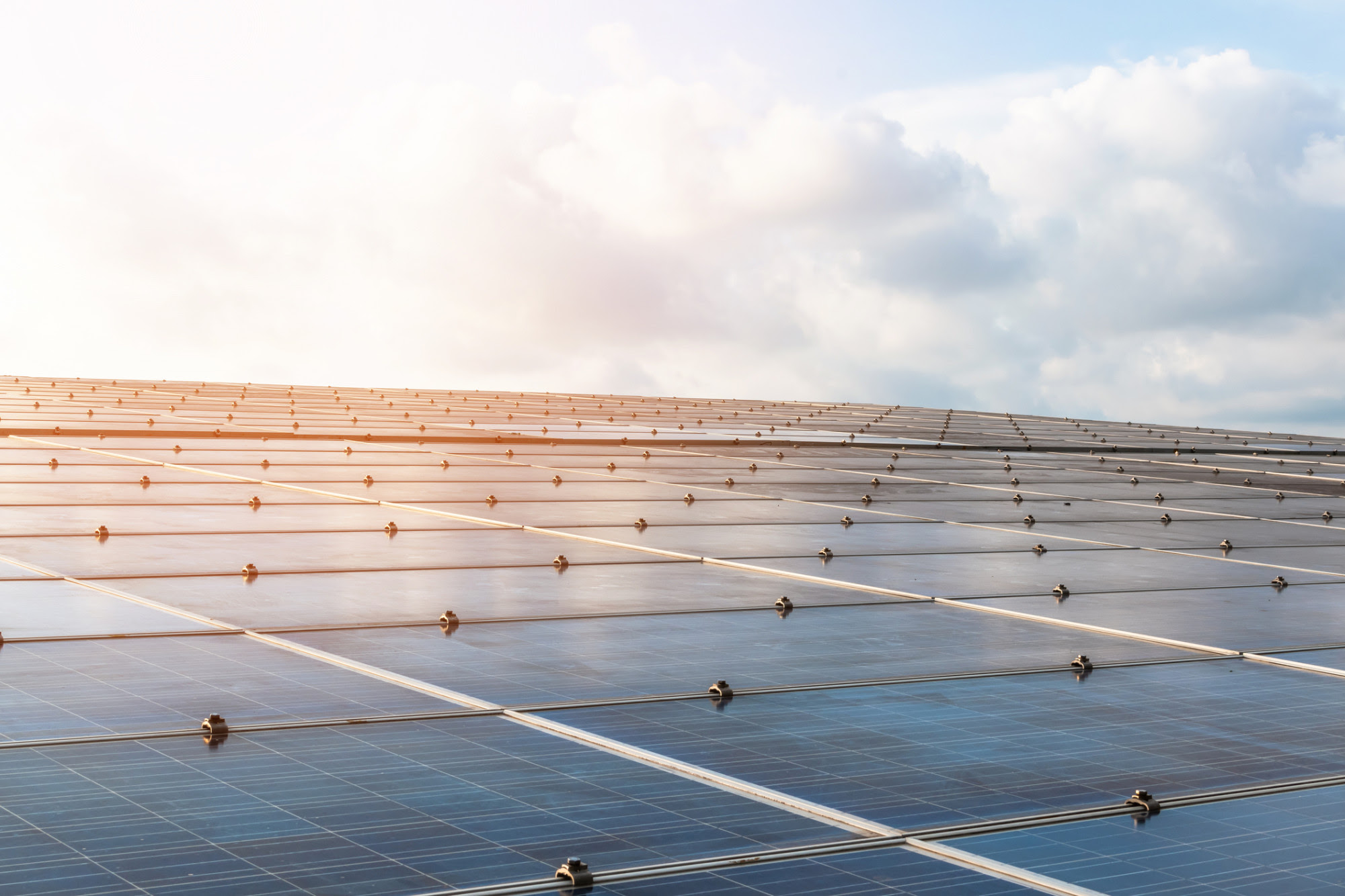 Simtel semnează un contract de 17,5 milioane de euro pentru o centrală fotovoltaică în Alba Iulia
