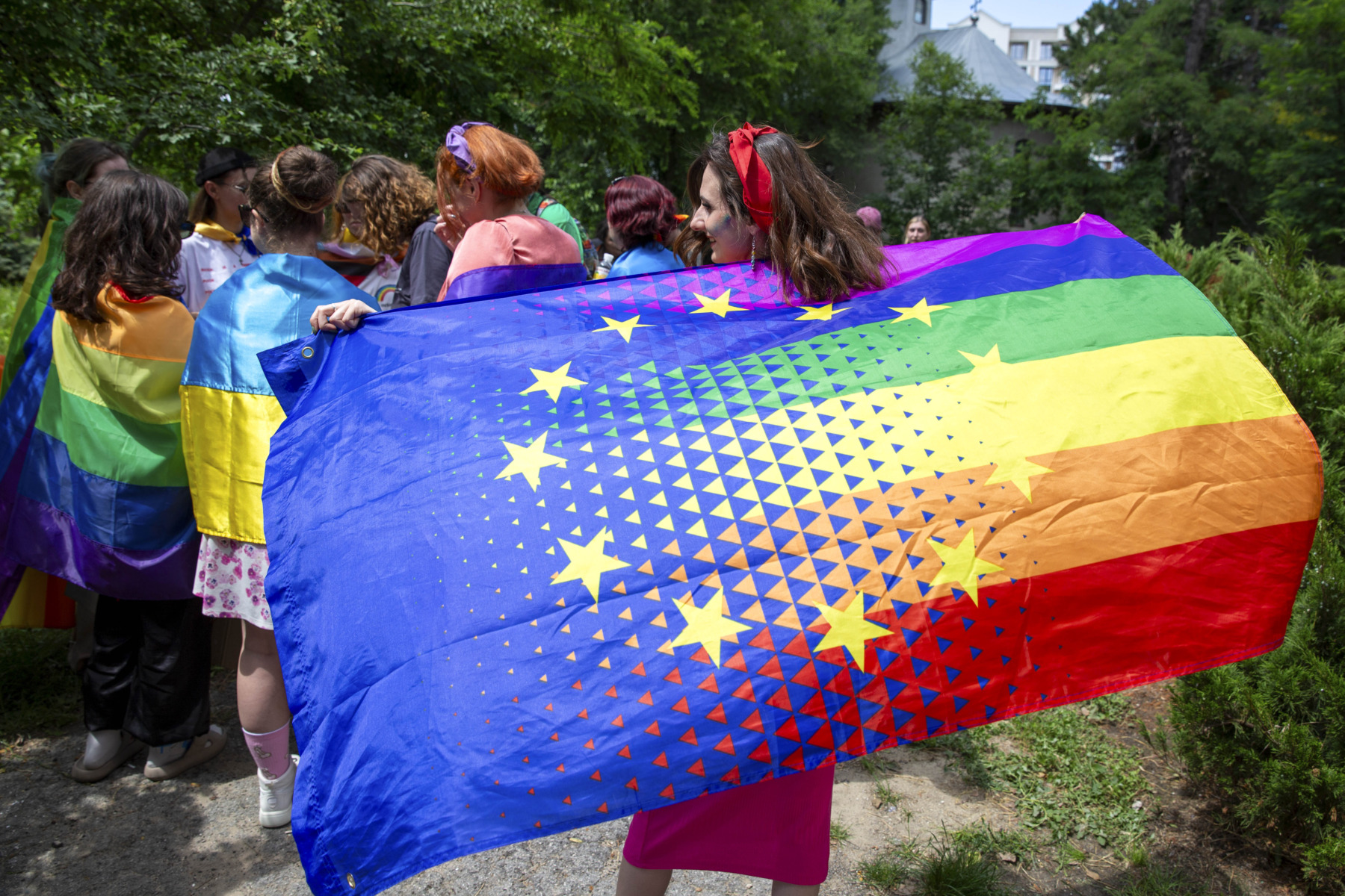 Ungaria adoptă o primă lege care anulează dispoziţiile anti-LGBT+ din era Orban / ”Este cu siguranţă un progres important şi pozitiv”